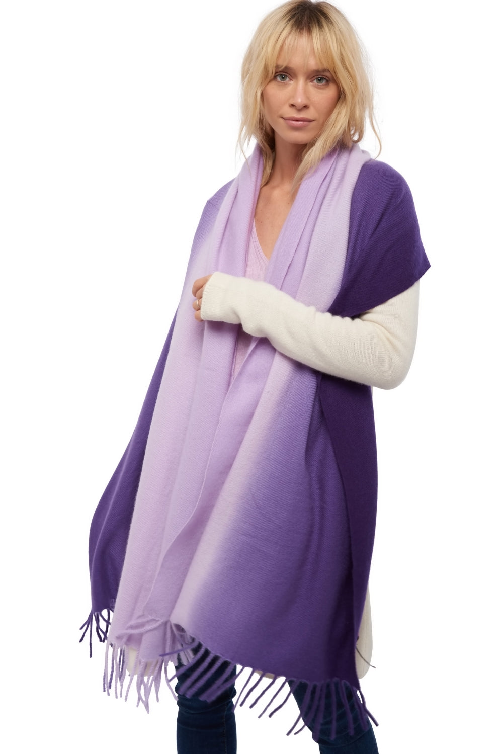 Vaasa aus Kaschmir unisex - deep purple / Flieder - Mahogany